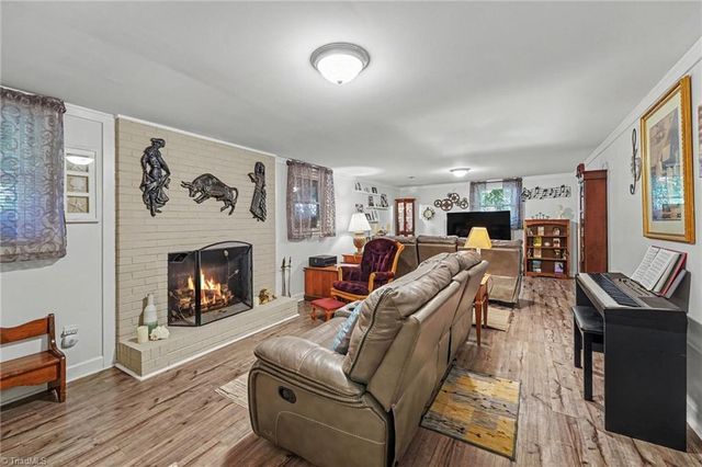 414 Longmeadow Drive, Clemmons, NC 27012