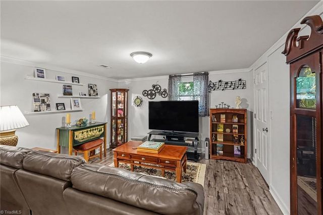 414 Longmeadow Drive, Clemmons, NC 27012