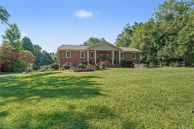 414 Longmeadow Drive, Clemmons, NC 27012