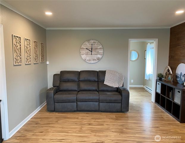 823 Broadway Avenue, South Bend, WA 98586