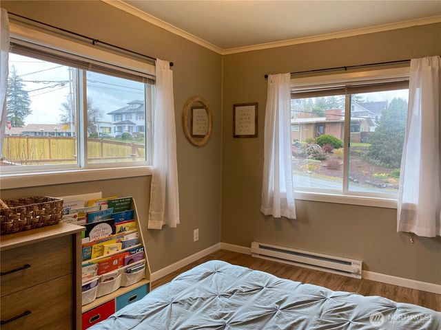 823 Broadway Avenue, South Bend, WA 98586