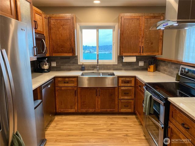 823 Broadway Avenue, South Bend, WA 98586