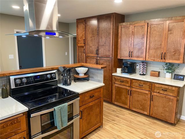 823 Broadway Avenue, South Bend, WA 98586