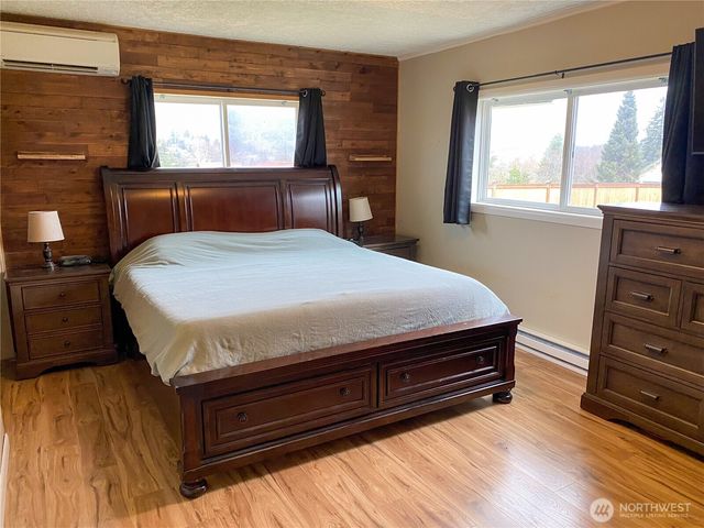 823 Broadway Avenue, South Bend, WA 98586