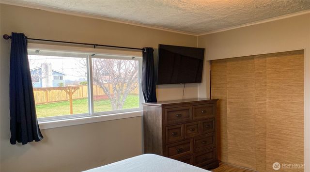 823 Broadway Avenue, South Bend, WA 98586