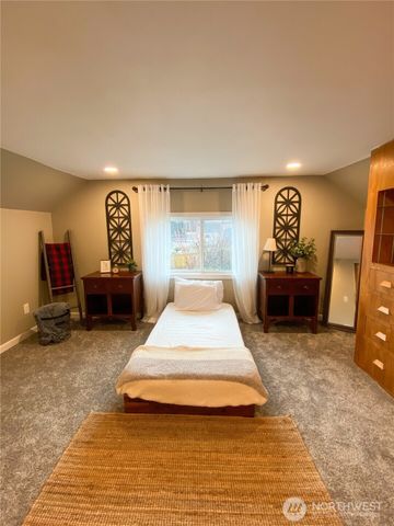 823 Broadway Avenue, South Bend, WA 98586