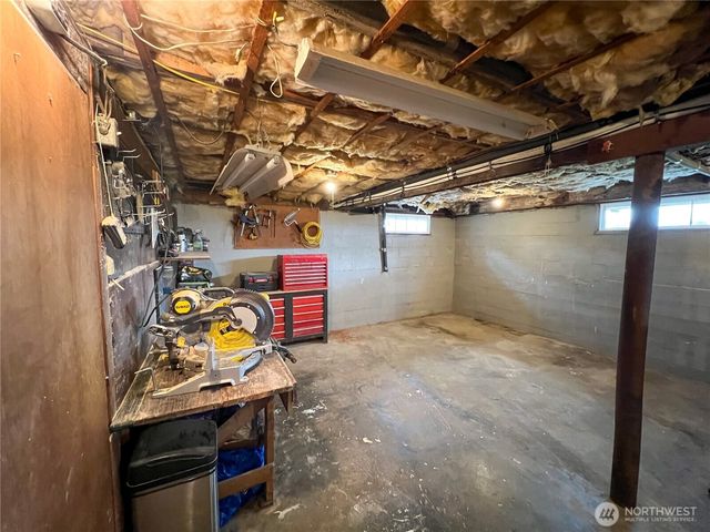 823 Broadway Avenue, South Bend, WA 98586