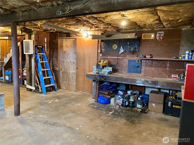 823 Broadway Avenue, South Bend, WA 98586