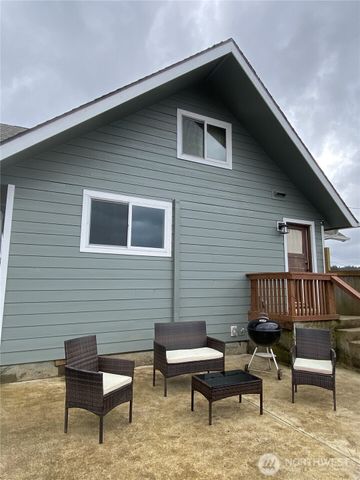 823 Broadway Avenue, South Bend, WA 98586