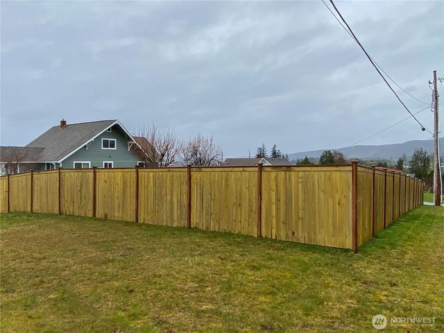 823 Broadway Avenue, South Bend, WA 98586