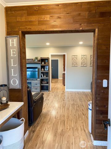 823 Broadway Avenue, South Bend, WA 98586