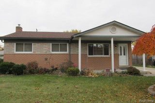 18044 Edgefield Drive, Clinton Charter Township, MI 48035
