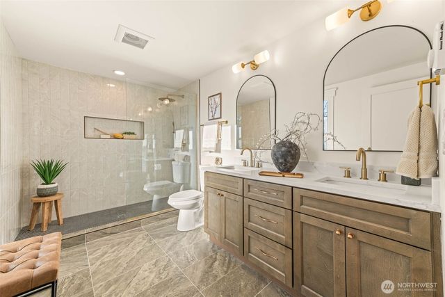 12250 Densmore Avenue N, Seattle, WA 98133