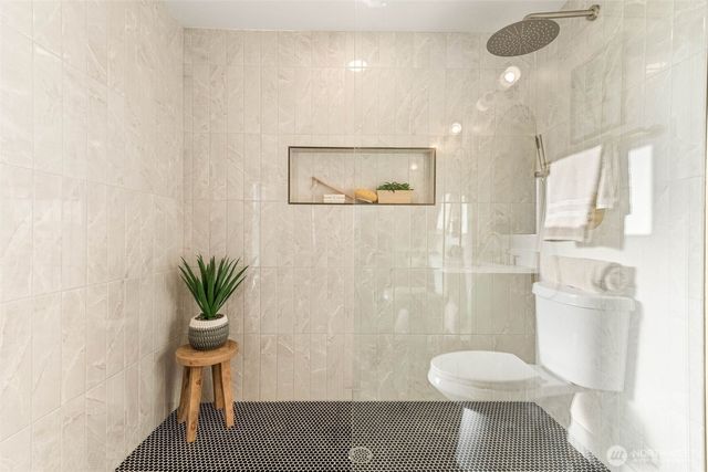 12250 Densmore Avenue N, Seattle, WA 98133