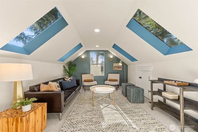 12250 Densmore Avenue N, Seattle, WA 98133