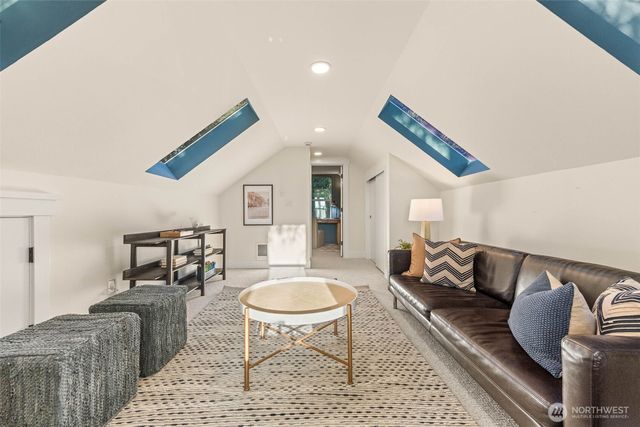 12250 Densmore Avenue N, Seattle, WA 98133