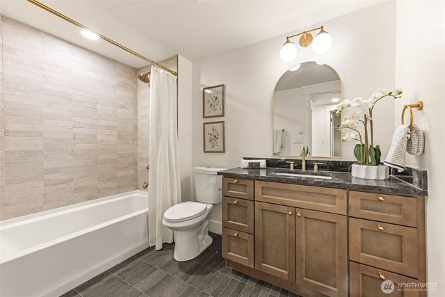 12250 Densmore Avenue N, Seattle, WA 98133