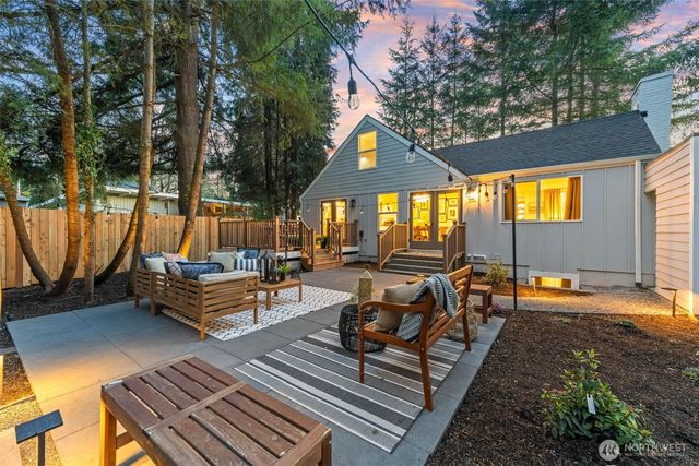 12250 Densmore Avenue N, Seattle, WA 98133