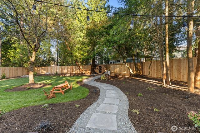 12250 Densmore Avenue N, Seattle, WA 98133