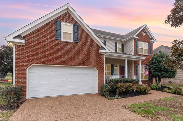 2261 Dewey Dr, Spring Hill, TN 37174