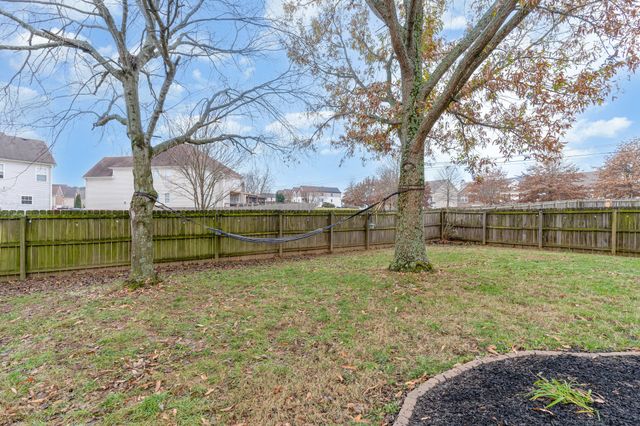 2261 Dewey Dr, Spring Hill, TN 37174