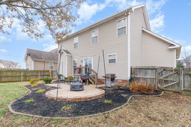 2261 Dewey Dr, Spring Hill, TN 37174