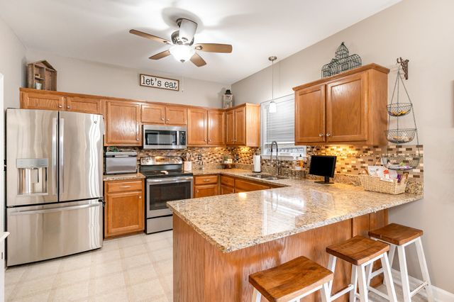 2261 Dewey Dr, Spring Hill, TN 37174