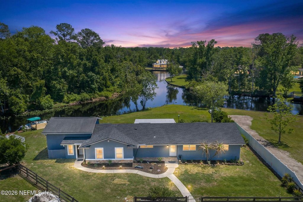 1738 OAK GROVE Circle, Green Cove Springs, FL 32043