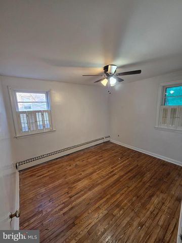 926 GREEN LN, Secane, PA 19018