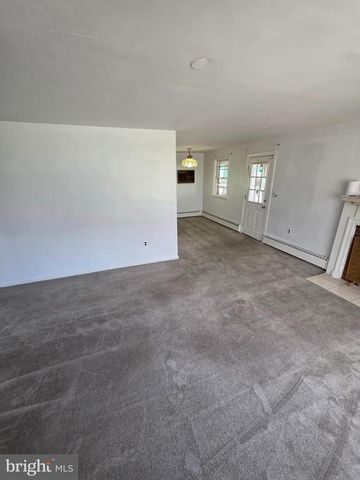 926 GREEN LN, Secane, PA 19018