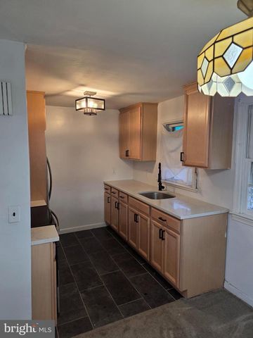 926 GREEN LN, Secane, PA 19018