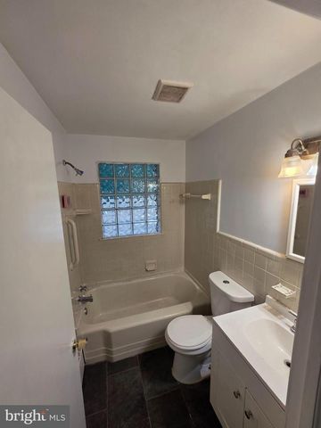 926 GREEN LN, Secane, PA 19018