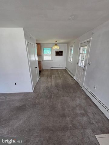 926 GREEN LN, Secane, PA 19018