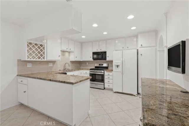 16939 Highfalls, Canyon Country, CA 91387
