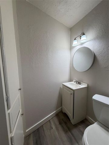 4811 Oakland Street 10, Houston, TX 77023
