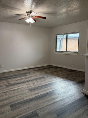 4811 Oakland Street 10, Houston, TX 77023