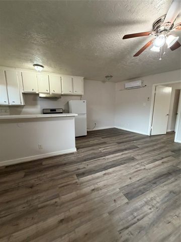4811 Oakland Street 10, Houston, TX 77023