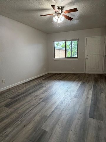 4811 Oakland Street 10, Houston, TX 77023
