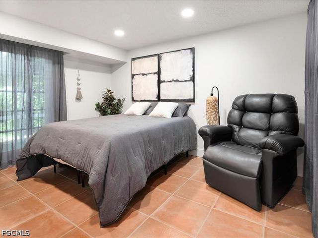 1046 Sperling AVE, Naples, FL 34103