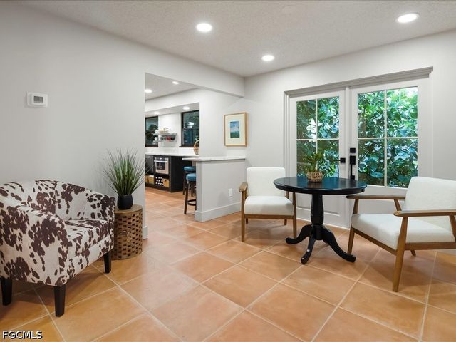 1046 Sperling AVE, Naples, FL 34103
