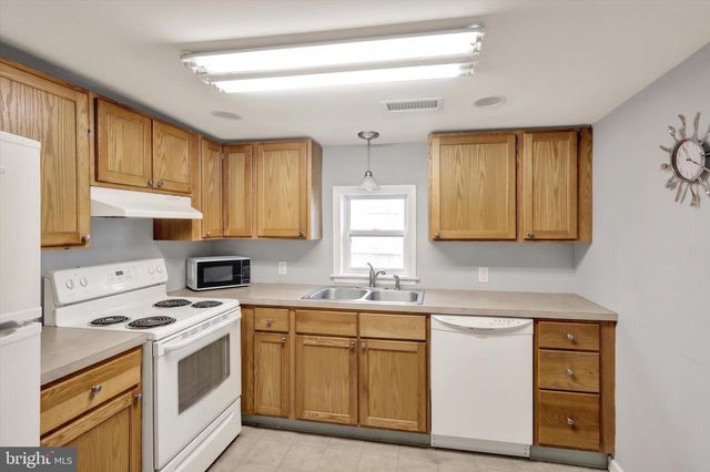 2125 PORTLAND, Reading, PA 19609