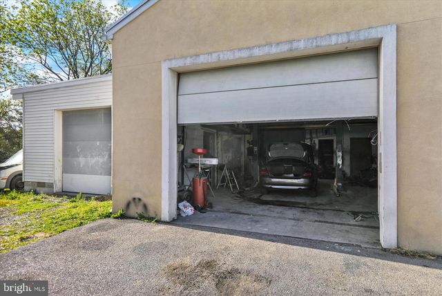 2125 PORTLAND, Reading, PA 19609
