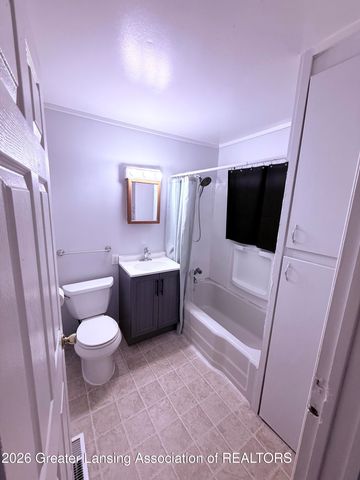 1317 Illinois Avenue, Lansing, MI 48906