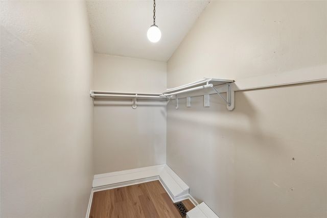 4909 W Park Drive, West Des Moines, IA 50266