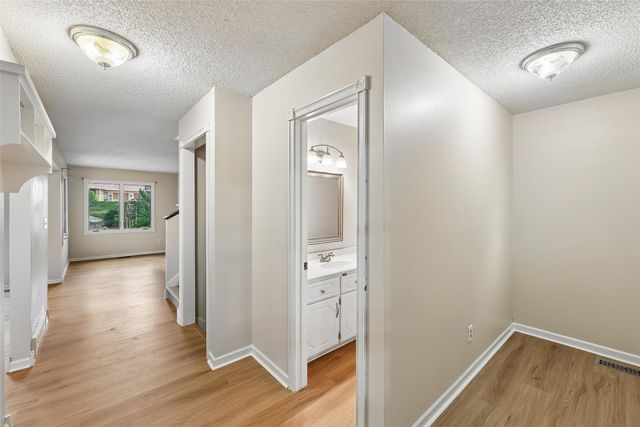 4909 W Park Drive, West Des Moines, IA 50266