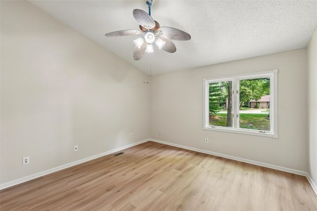 4909 W Park Drive, West Des Moines, IA 50266