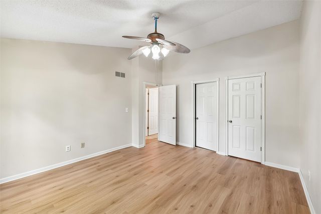 4909 W Park Drive, West Des Moines, IA 50266