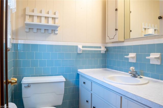 55 Calhoun ST, Hampton, VA 23669