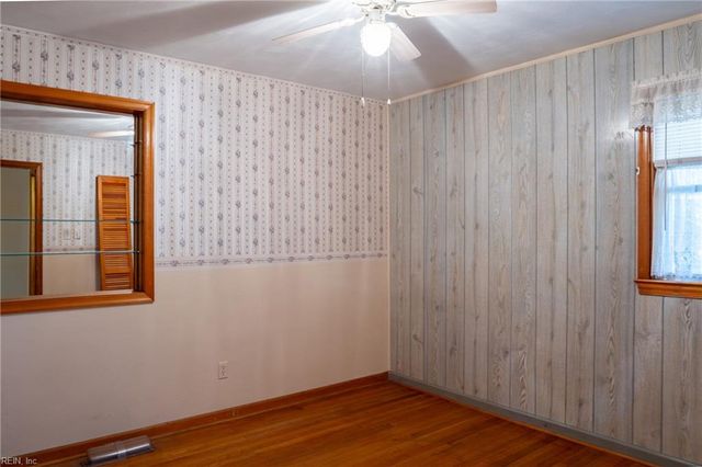 55 Calhoun ST, Hampton, VA 23669