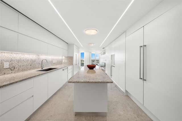 1643 Brickell Ave 4102, Miami, FL 33129